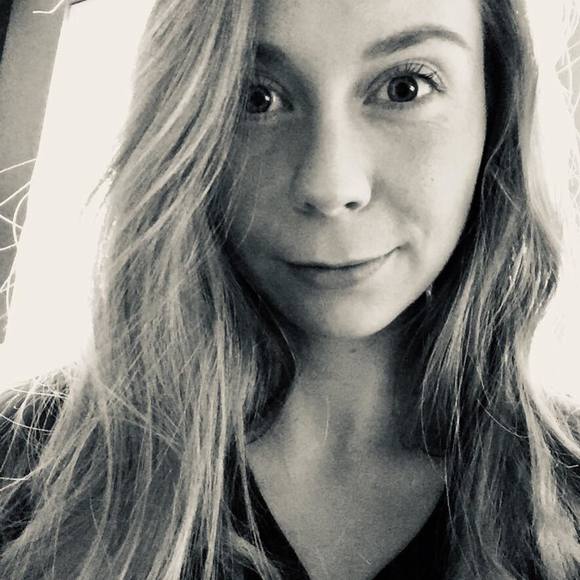 Profile Picture of Anna Sedivy (@sedivyal) on Poshmark