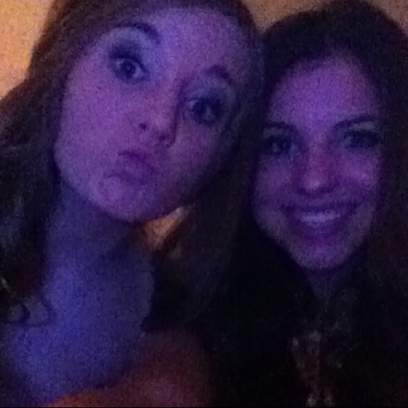 Profile Picture of Caigen & Ryley (@caigenandryley) on Poshmark