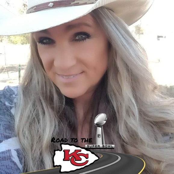 Profile Picture of Loree Lagomarsino (@lagomarsino2) on Poshmark