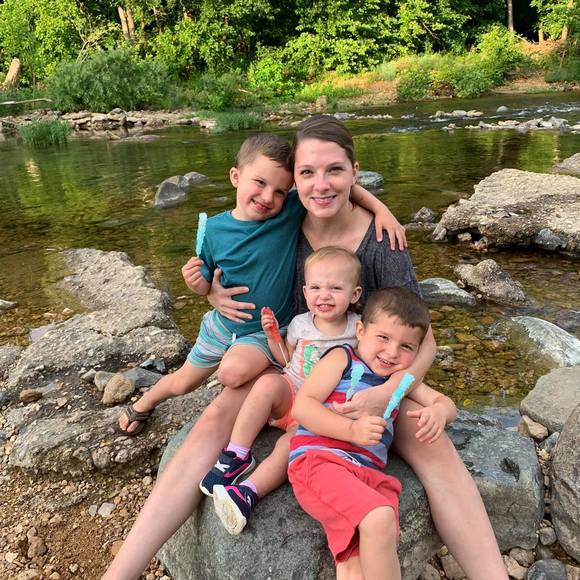 Profile Picture of Maria Clowes (@miaclowes) on Poshmark