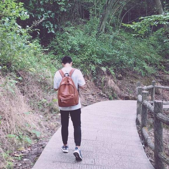 Profile Picture of Jiang Chen (@jiangc) on Poshmark