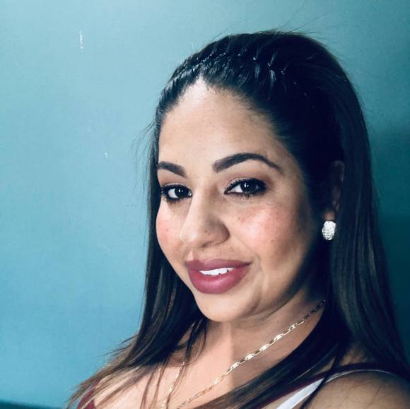 Profile Picture of Lucero Flores (@flores2514) on Poshmark