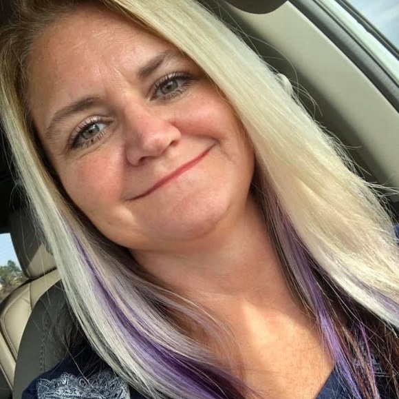 Profile Picture of Leilani Snavely (@leilanisnavely) on Poshmark