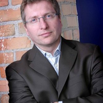 Profile Picture of John Larsen (@LarsenYYC) on Twitter