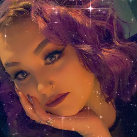Profile Picture of Lara Thamm (@larathamm19) on Poshmark