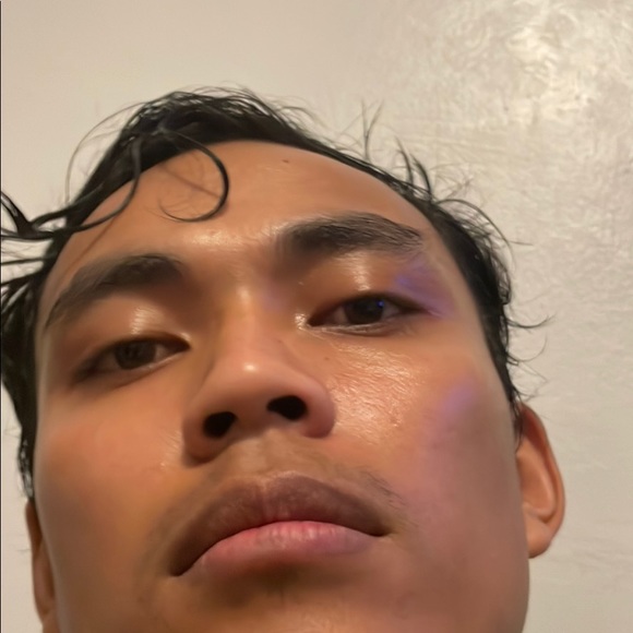 Profile Picture of Van tam Ngu (@tam123892) on Poshmark