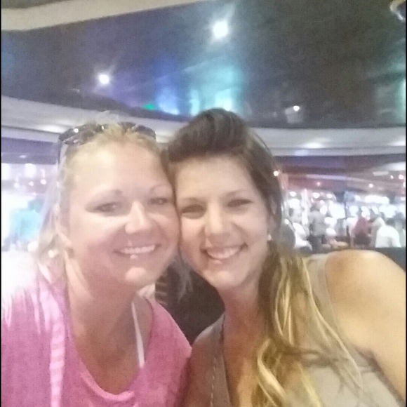 Profile Picture of Jessica Boxdorfer (@jessboxdorfer) on Poshmark