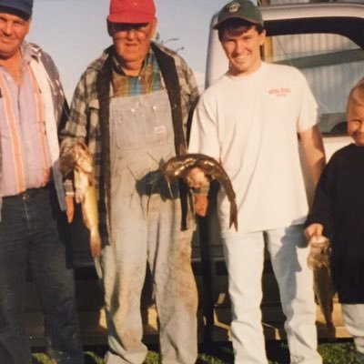 Profile Picture of Robert (@BobGeneHamilton) on Twitter