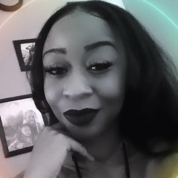 Dominique Garrett - Poshmark Profile Picture of Dominique Garrett (@rashaadjosan) on Poshmark