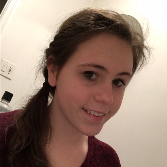 Profile Picture of Emily Gerstmyer (@ohwowitsme) on Poshmark