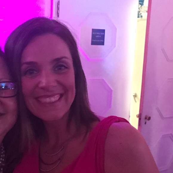 Profile Picture of Katie Quinnell (@katieq5) on Poshmark