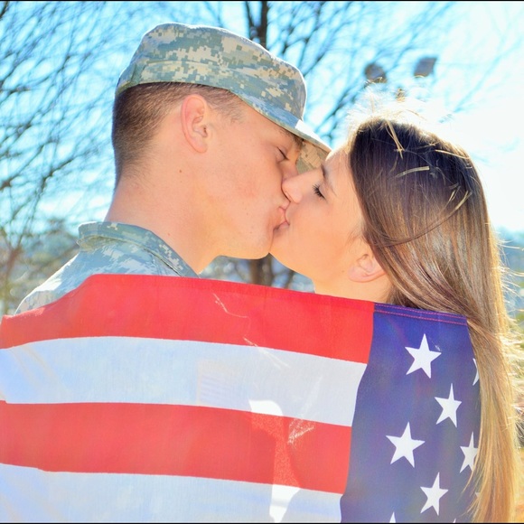 Profile Picture of Kayla Ferries (@kayla_ferries) on Poshmark