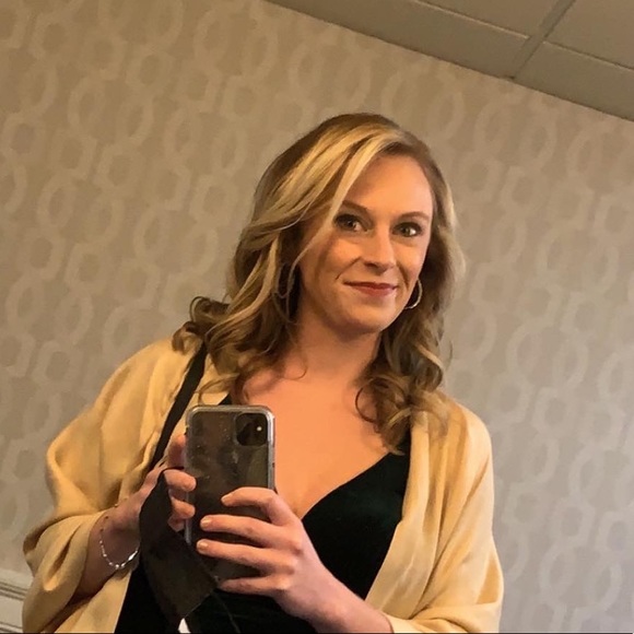 Profile Picture of Kaitlin Killinger (@kaitkill) on Poshmark