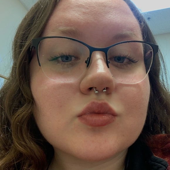 Profile Picture of Callie Null (@calliesophia99) on Poshmark