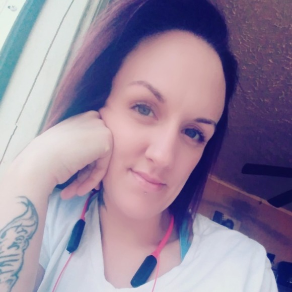 Profile Picture of Caseyann Govro (@cgovro1989) on Poshmark