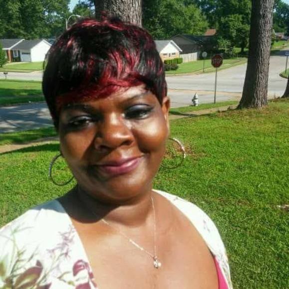 Profile Picture of Nina Sharp (@sharpnina347) on Poshmark