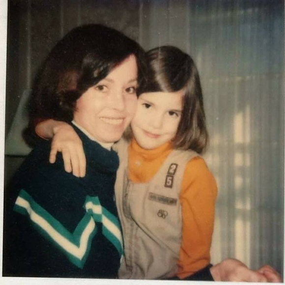 Profile Picture of Lisa Harryman (@lharryman) on Poshmark