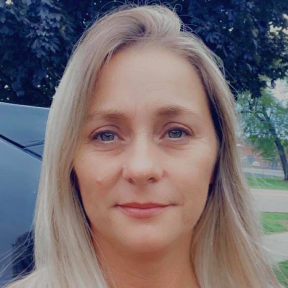 Profile Picture of Jennifer Prevot (@jjen8400) on Poshmark