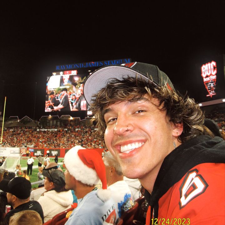 Profile Picture of   mitchelleason CRAZY!!! (@colebeckham_) on Tiktok