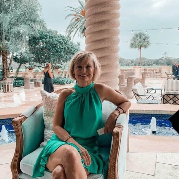 Profile Picture of Anne Kennedy (@kkanddd) on Poshmark