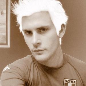 Profile Picture of John Beall (@hotfin) on Myspace