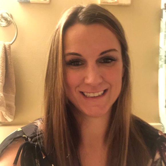 Profile Picture of Brooke Janezic (@bjanezic) on Poshmark