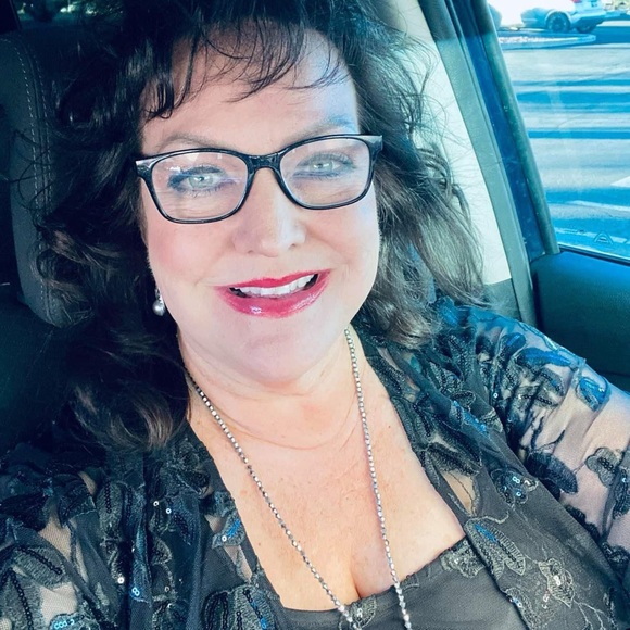 Donna Jablonowski - Poshmark Profile Picture of Donna Jablonowski (@donnajablonowsk) on Poshmark