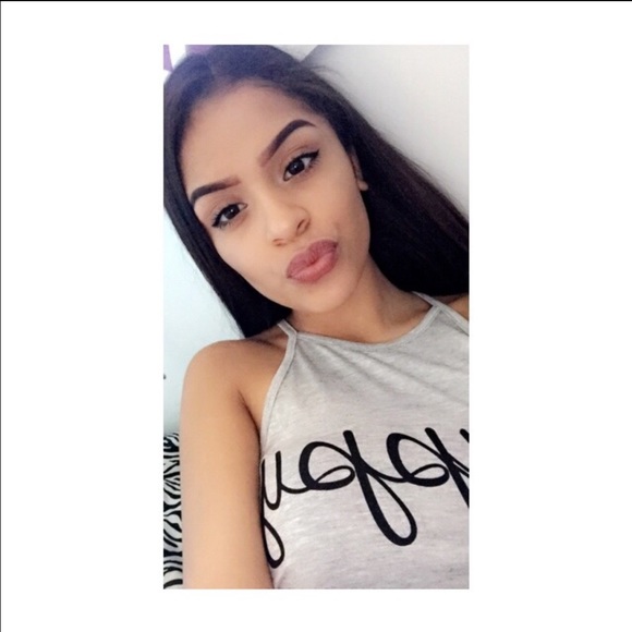 Profile Picture of Yesenia Torres (@yeseniia_t) on Poshmark