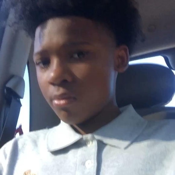 Profile Picture of Antonio Echols (@antonioechols) on Poshmark