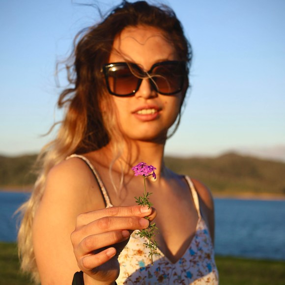 Profile Picture of Anee Anee (@aneeanee) on Poshmark