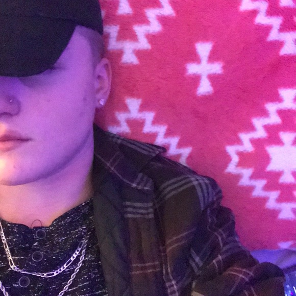 Profile Picture of Dylon Stutts (@dstutts11) on Poshmark