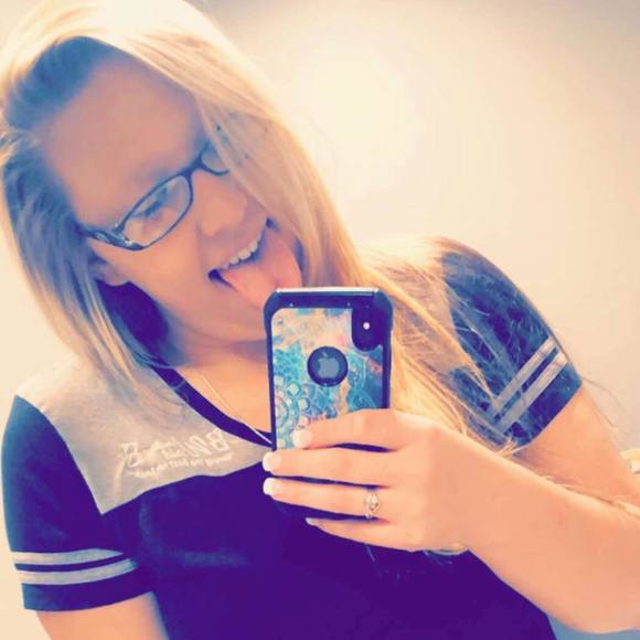 Profile Picture of Cheyenne Sharp (@chevy1997) on Poshmark