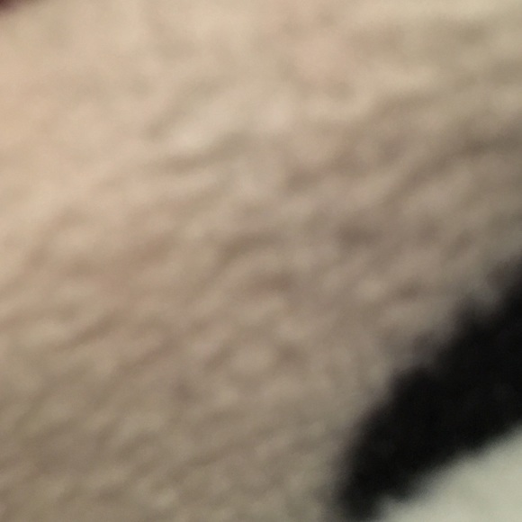 Profile Picture of Amber Rohr (@amberrohrr) on Poshmark