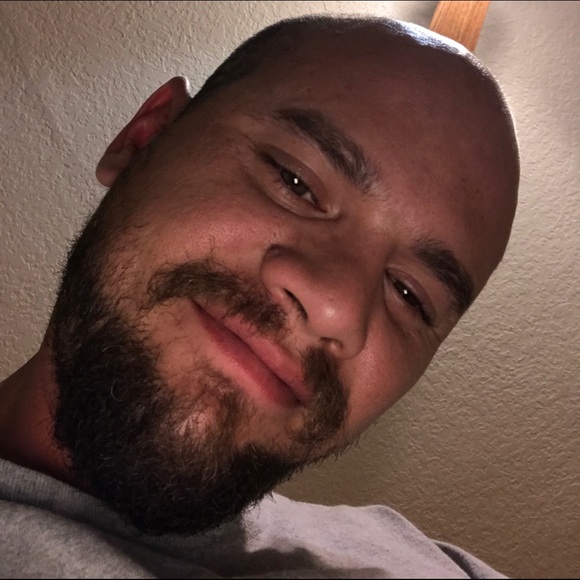Profile Picture of Erick Eekhout (@ekowhxc) on Poshmark