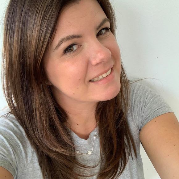 Profile Picture of Victoria Urai (@vikikatona) on Poshmark