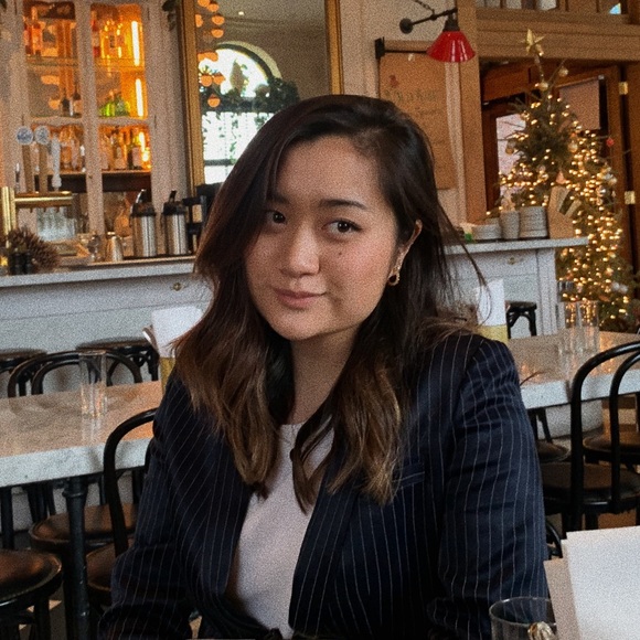 Profile Picture of Alice Lee (@aliceleexo) on Poshmark