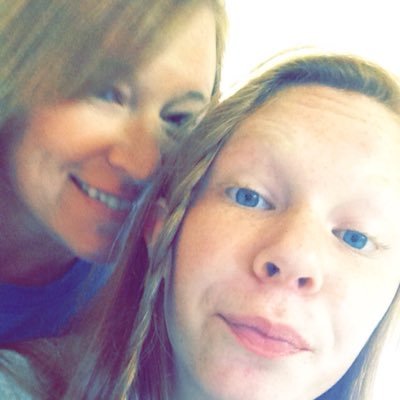 Profile Picture of Lori Giles (@ldcgiles) on Twitter