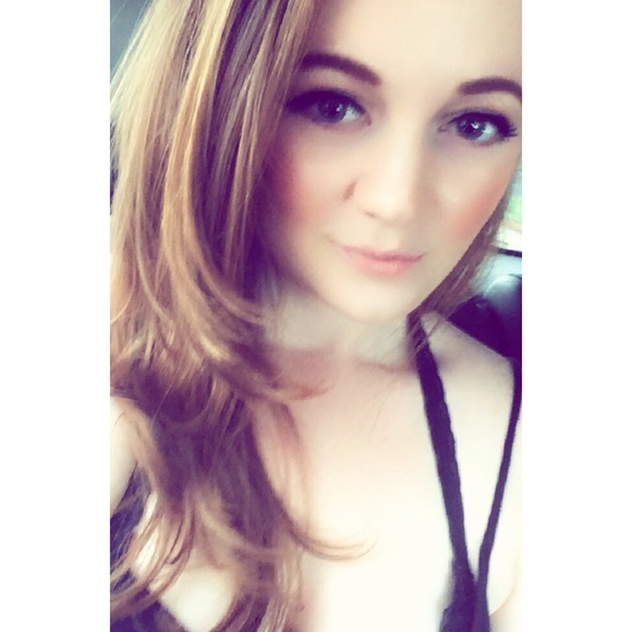 Profile Picture of Tori Surplus (@tsurp88) on Poshmark
