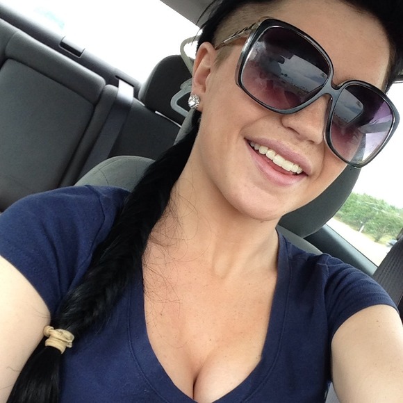 Profile Picture of Cheyenne Gandy (@cheysmg) on Poshmark