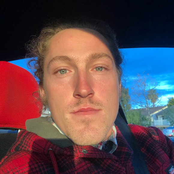 Profile Picture of Matthew Giddings (@matthew_g23) on Poshmark