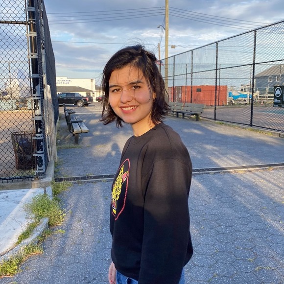 Profile Picture of Elvan Ziyalan (@elvanziyalan) on Poshmark