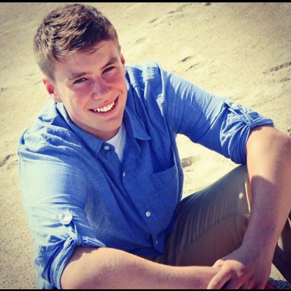 Profile Picture of Austin Black (@ablack2223) on Poshmark