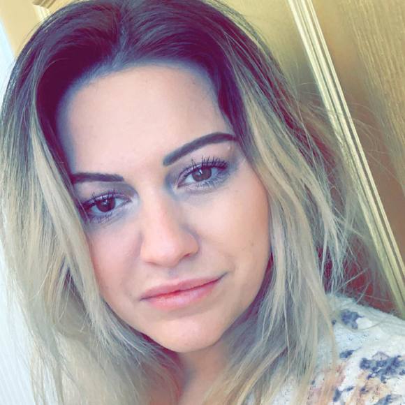 Profile Picture of Andrea Caputo (@acaputo143) on Poshmark