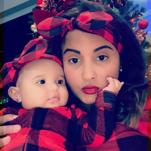 Profile Picture of Nani Echavarria (@fannyechavarria) on Poshmark