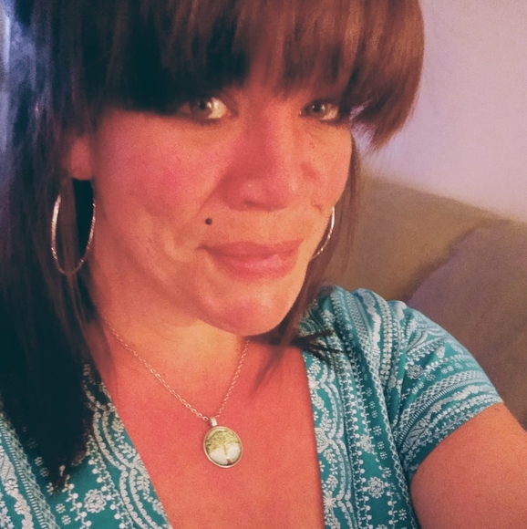 Profile Picture of Stacy Coyles (@stacycoyles1976) on Poshmark