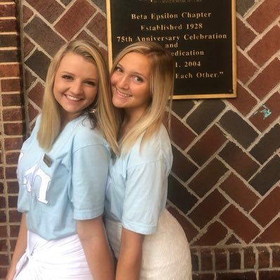 Profile Picture of Jenna Gileczek (@jenN_gilY) on Twitter