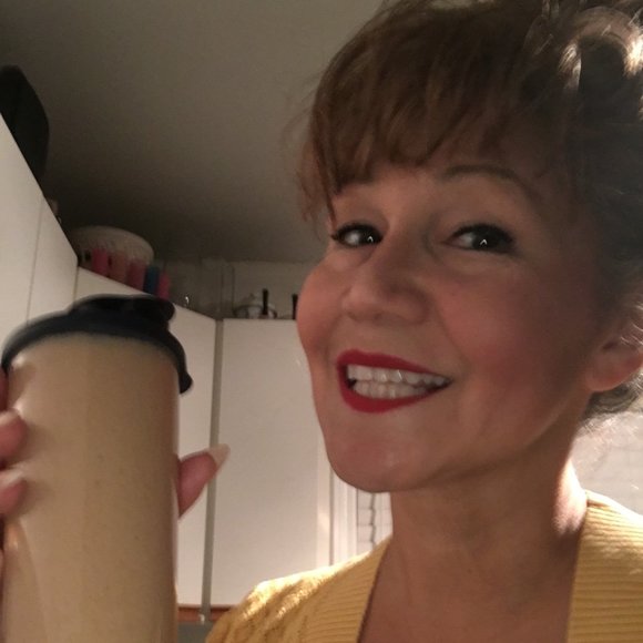 Profile Picture of Rona Scott (@ronalscott) on Poshmark
