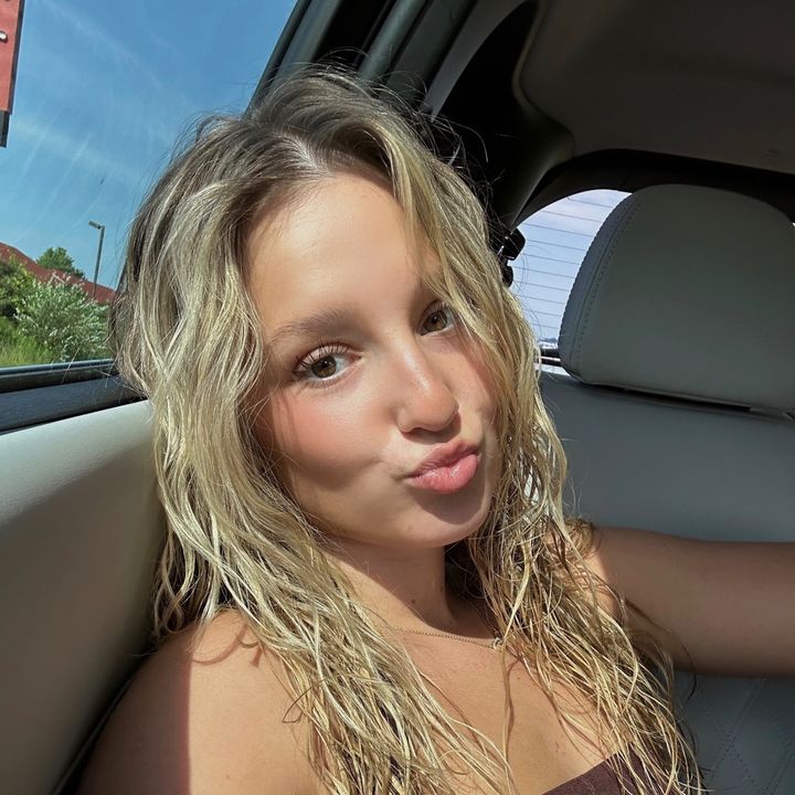 Profile Picture of Lu (@laurenxschneider) on Tiktok