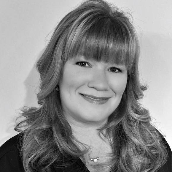 Profile Picture of Stephanie Naglich (@snaglich) on Poshmark