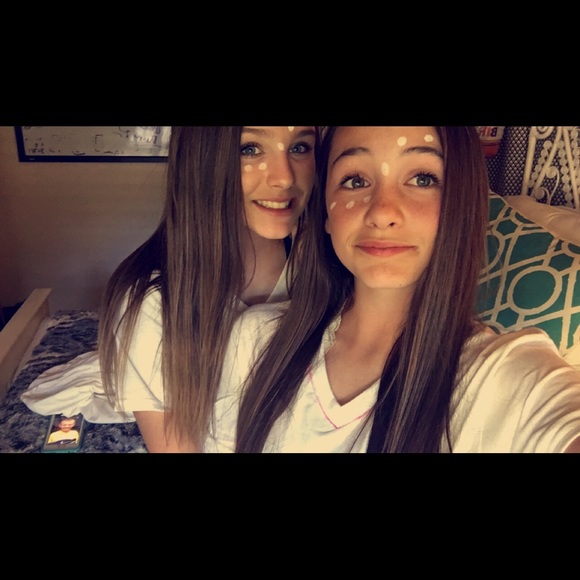 Profile Picture of Cami Clizbe (@camiclizbe) on Poshmark